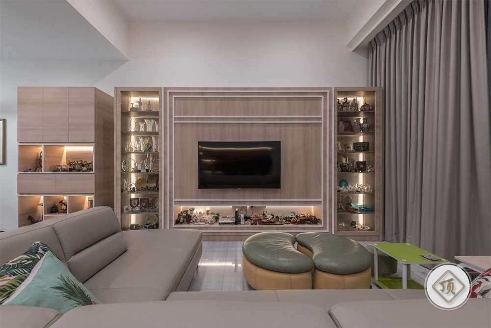 Contemporary Dining Room with Drop Light and Drop Ceiling