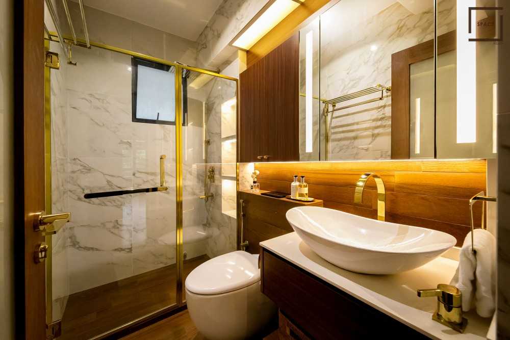 Modern Bathroom with Mirror and Shower Screen