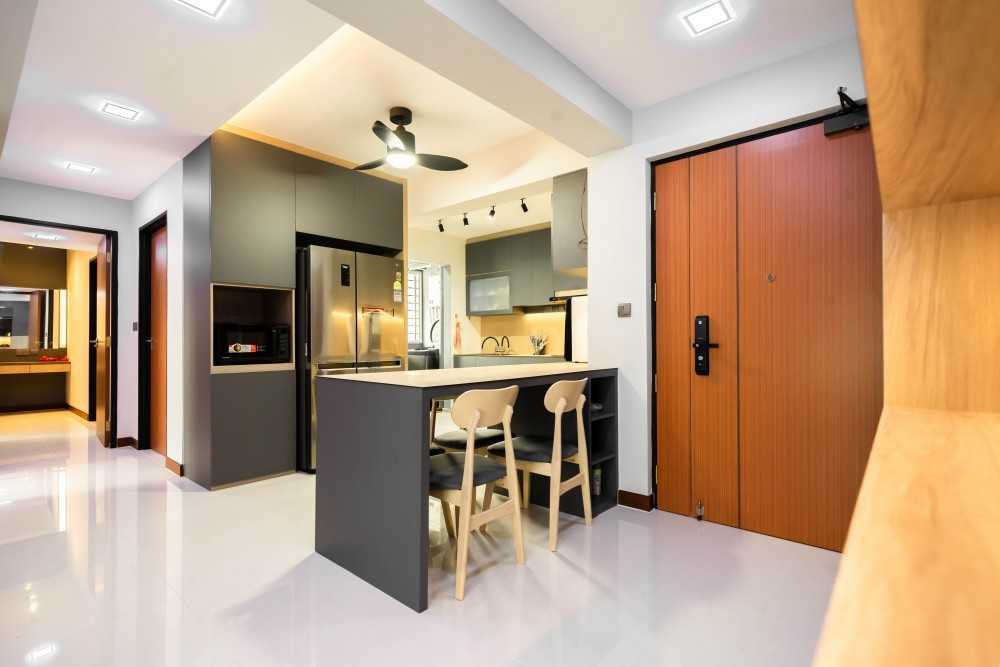 Contemporary Kitchen with Homogeneous Tiles and Kitchen Island