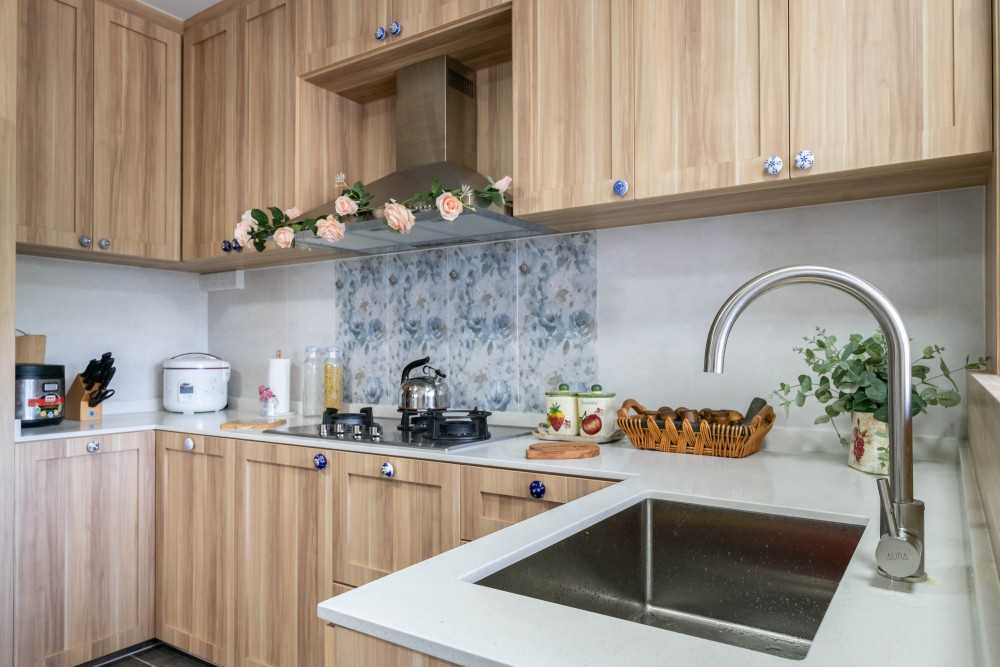 Vintage Kitchen with Vinyl Flooring and Kitchen Accessories
