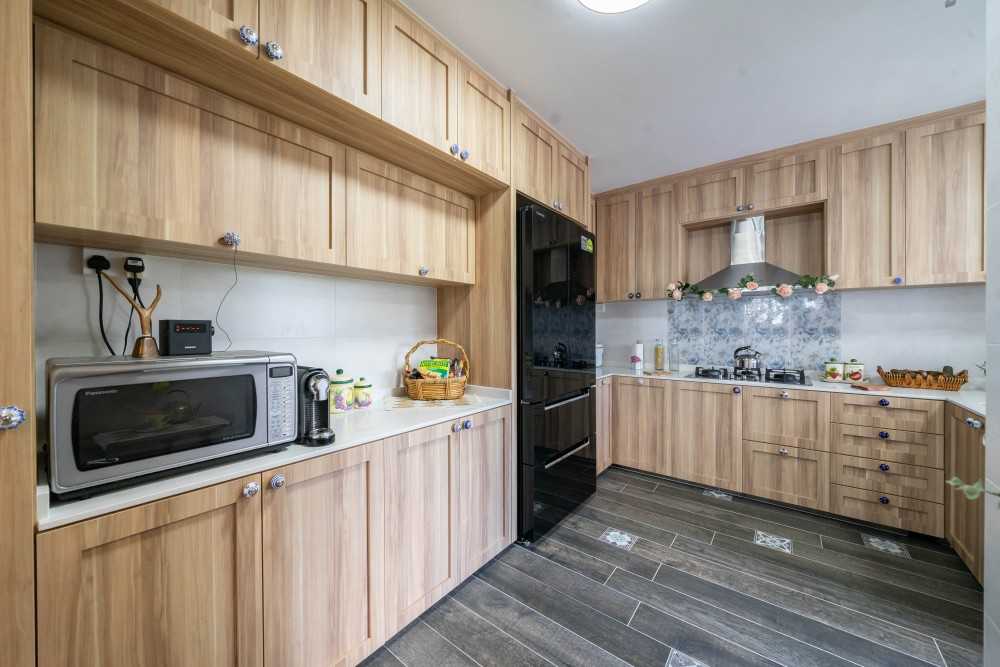 Vintage Kitchen with Countertop and Vinyl Flooring