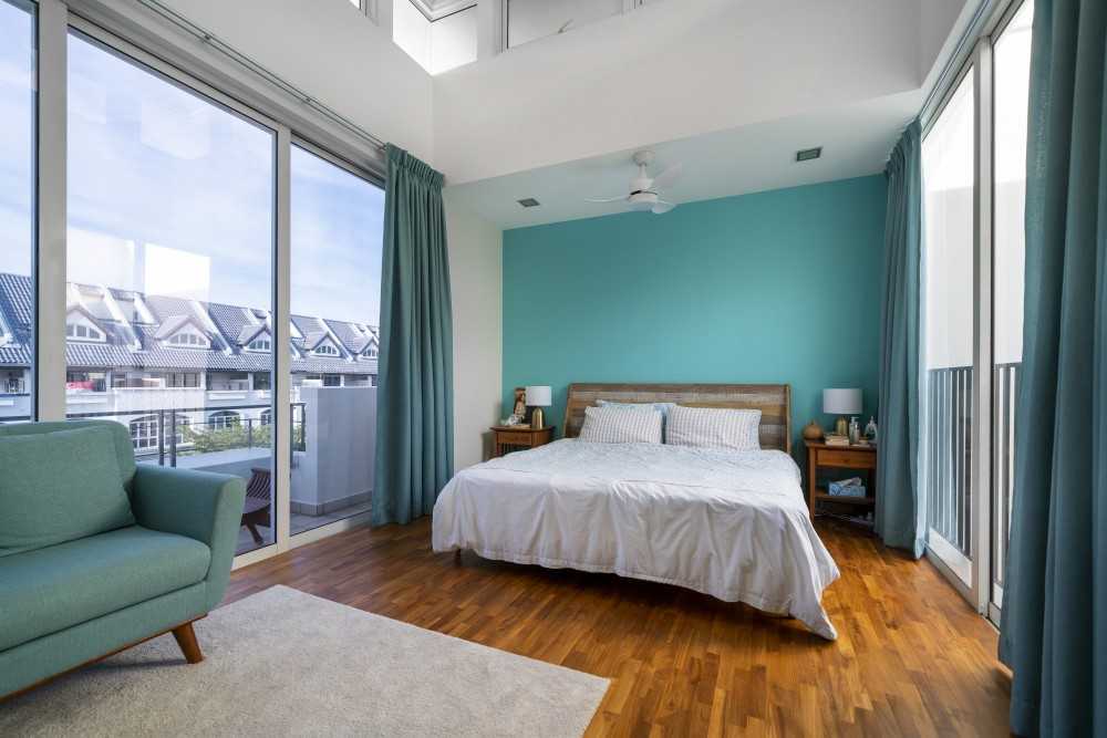 Modern Bedroom with Parquet Floor and Wood Flooring