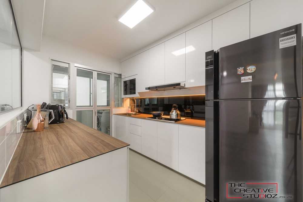 Scandinavian Kitchen with Countertop and Kitchen Backsplash