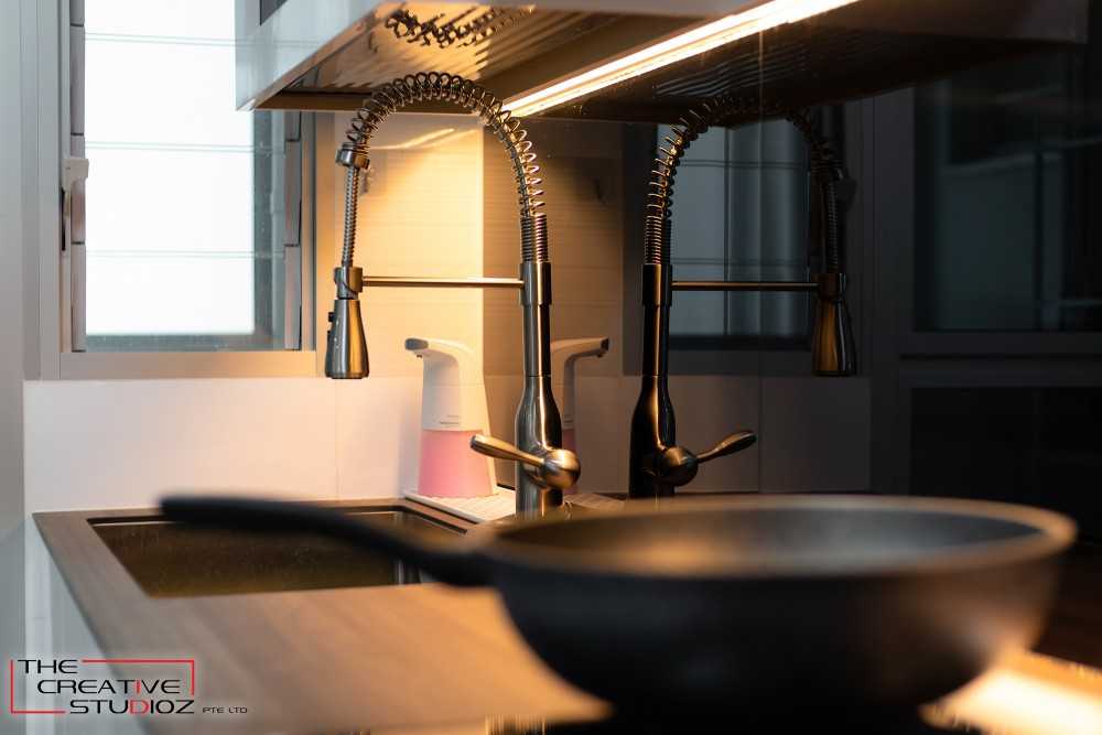 Scandinavian Kitchen with Countertop and Kitchen Backsplash
