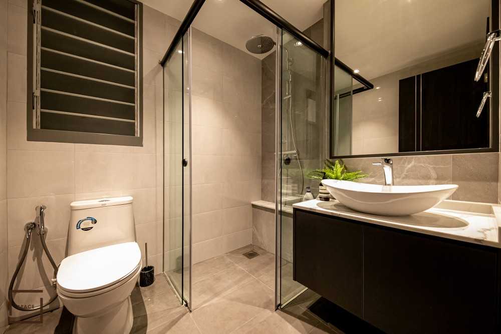 Contemporary Bathroom with Mirror and Shower Screen