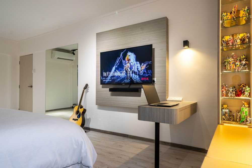 Modern Bedroom with Vinyl Flooring and Granite Floor