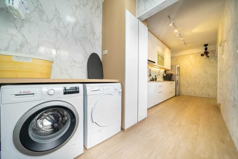 Contemporary Service Yard with Washing Machine and Laundry Area