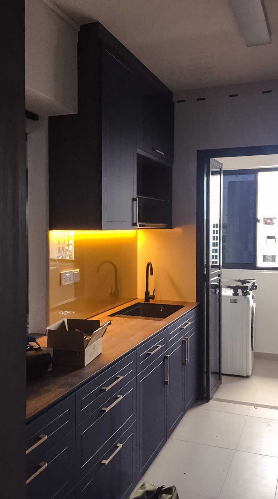 Scandinavian Kitchen with Kitchen Island and Breakfast Counter