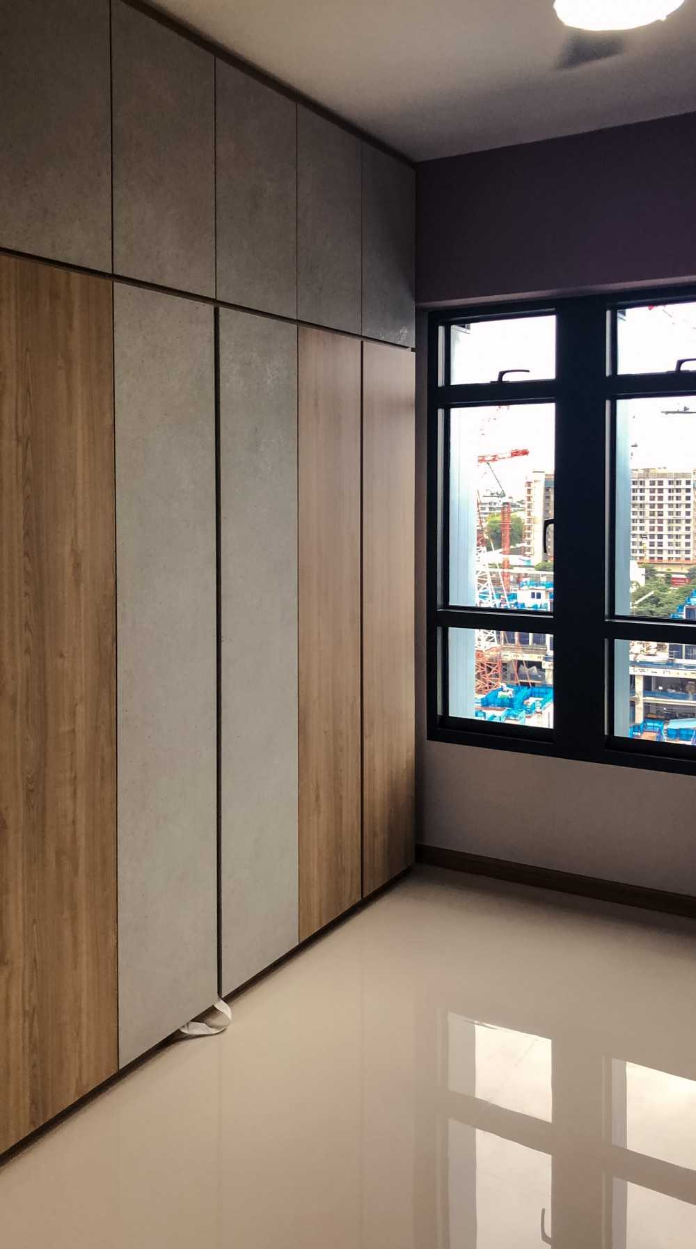 Scandinavian Walk-in Wardrobe with Wardrobe and Clothes Storage
