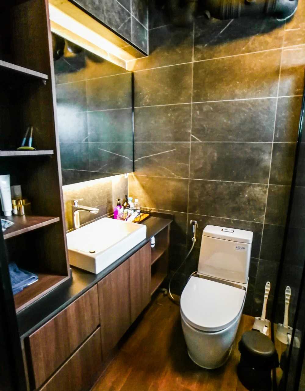 Scandinavian Bathroom with Mirror and Vanity Counter
