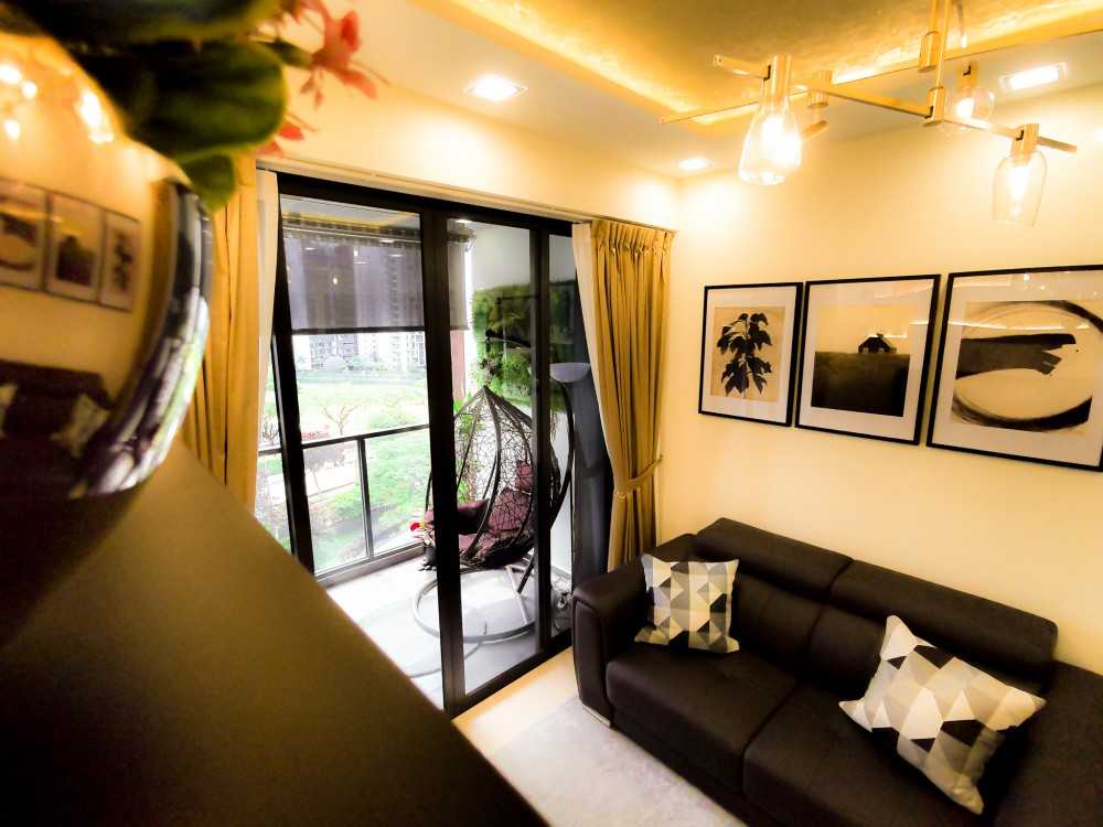 Modern Living Room with Downlights and Paintings