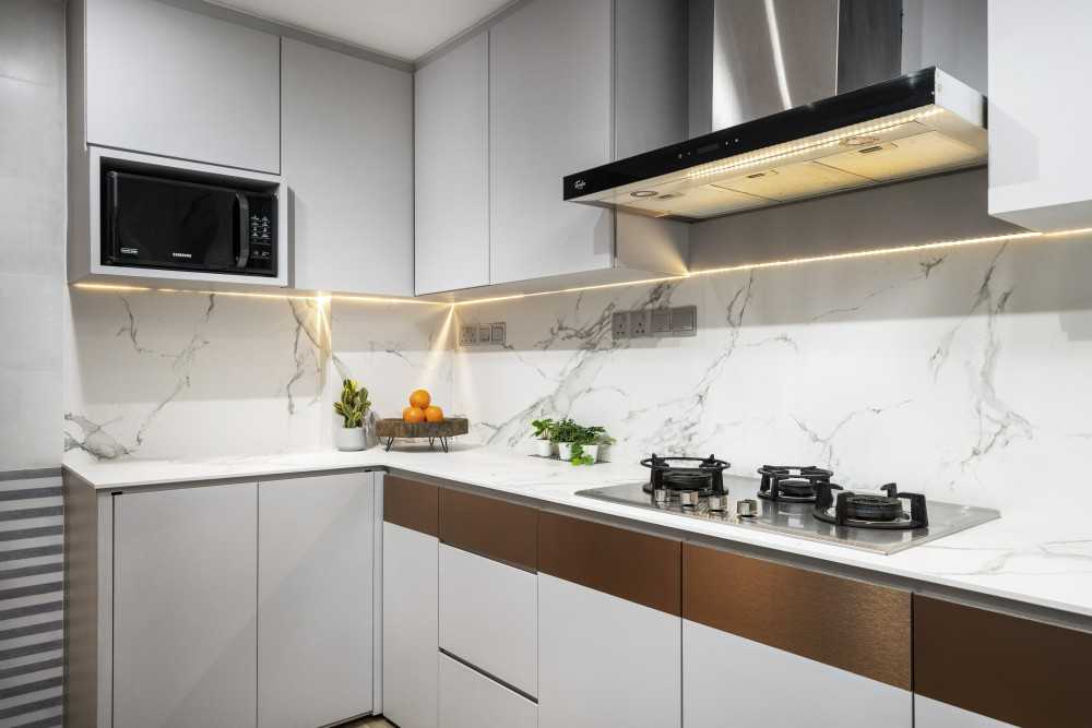 Minimalist Kitchen with Feature Wall and Kitchen Accessories