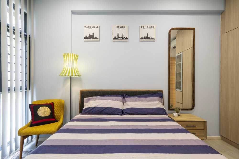 Minimalist Bedroom with Wardrobe and Closet