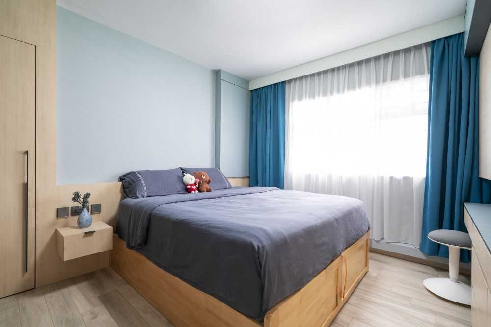 Scandinavian Bedroom with Platform Bed and Vinyl Flooring