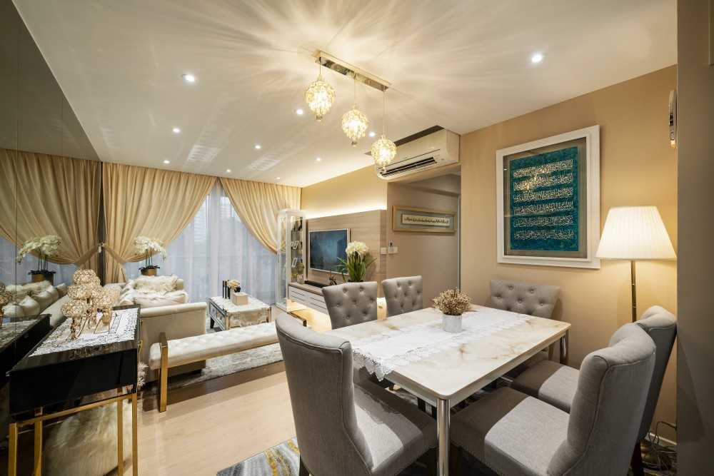 Modern Dining Room with Drop Light and Chandelier
