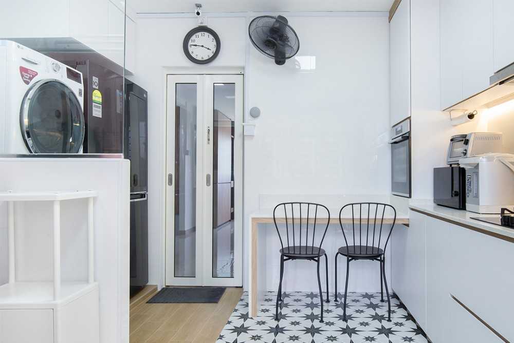 Modern Kitchen with Cupboard and Breakfast Counter