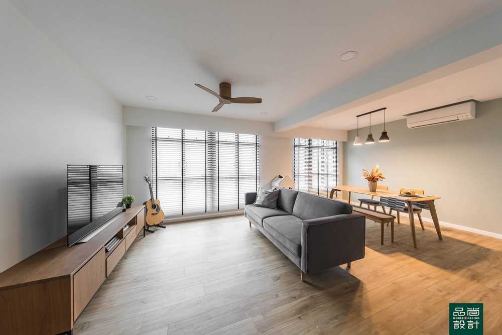Modern Living Room with Vinyl Flooring and Paintings