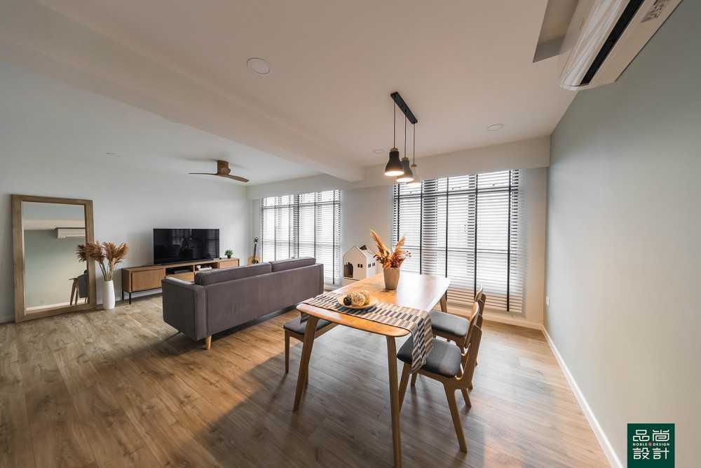 Modern Living Room with Vinyl Flooring and Paintings