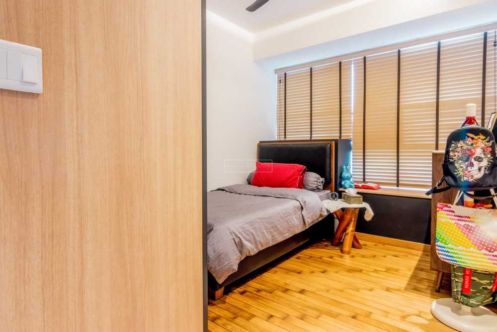 Contemporary Bedroom with Bookshelf and Parquet Floor