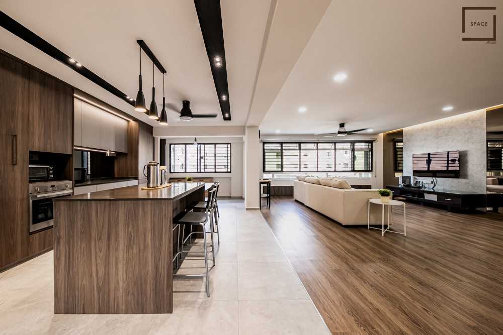 Contemporary Kitchen with Open Kitchen and Breakfast Counter