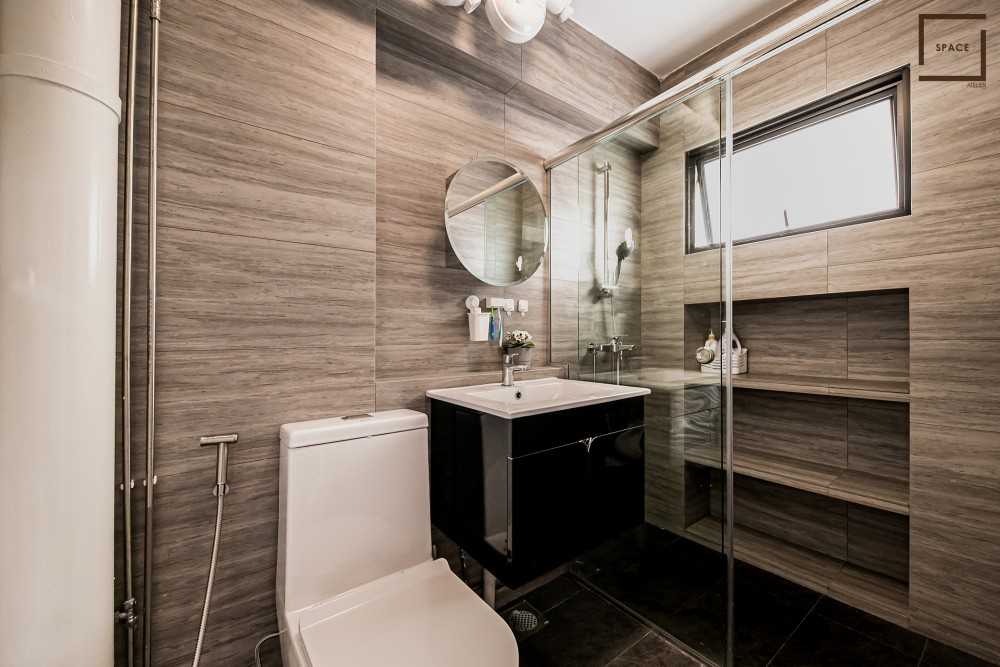 Contemporary Bathroom with Mirror and Shower Screen