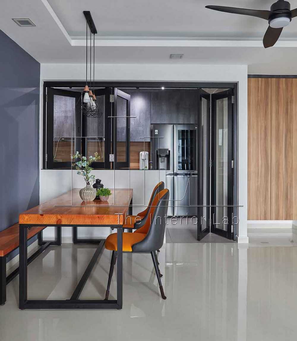 Industrial Dining Room with Feature Wall and Dining Table