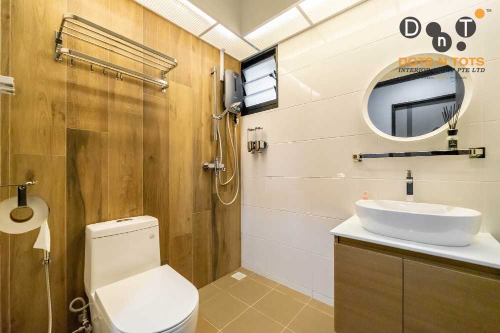 Contemporary Bathroom with Mirror and Shower Screen