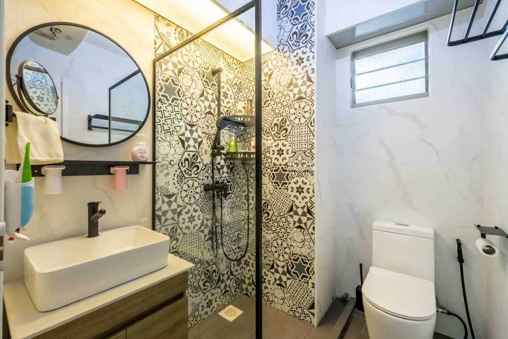 Scandinavian Bathroom with Mirror and Shower Screen