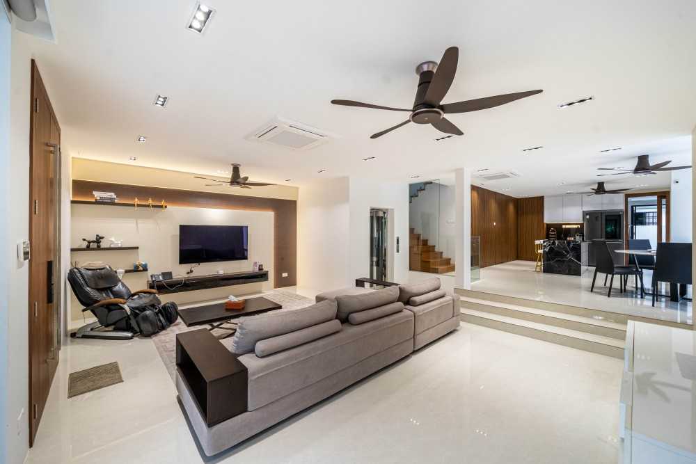 Modern Living Room with Countertop and Homogeneous Tiles