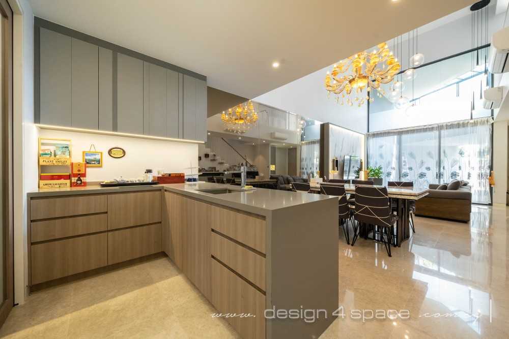 Contemporary Kitchen with Homogeneous Tiles and Open Kitchen