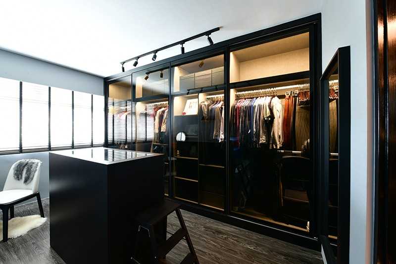 Contemporary Bedroom with Vinyl Flooring and Wardrobe