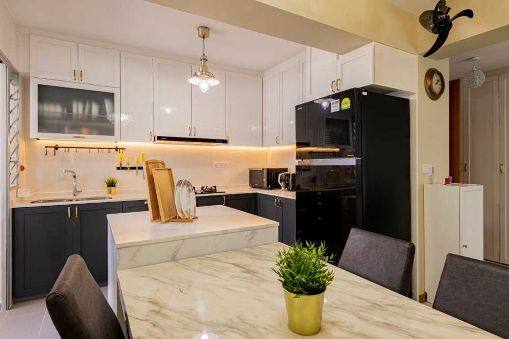 Modern Kitchen with Countertop and Kitchen Island