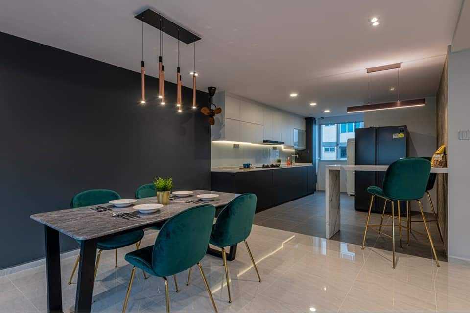 Contemporary Kitchen with Countertop and Homogeneous Tiles