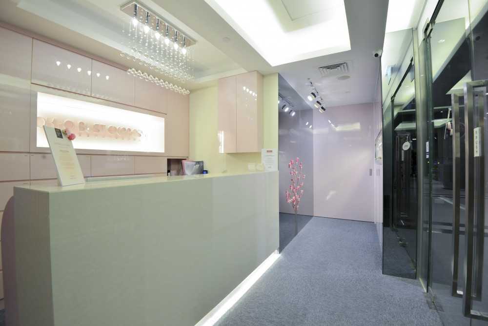 Contemporary Entryway with Countertop and Drop Light