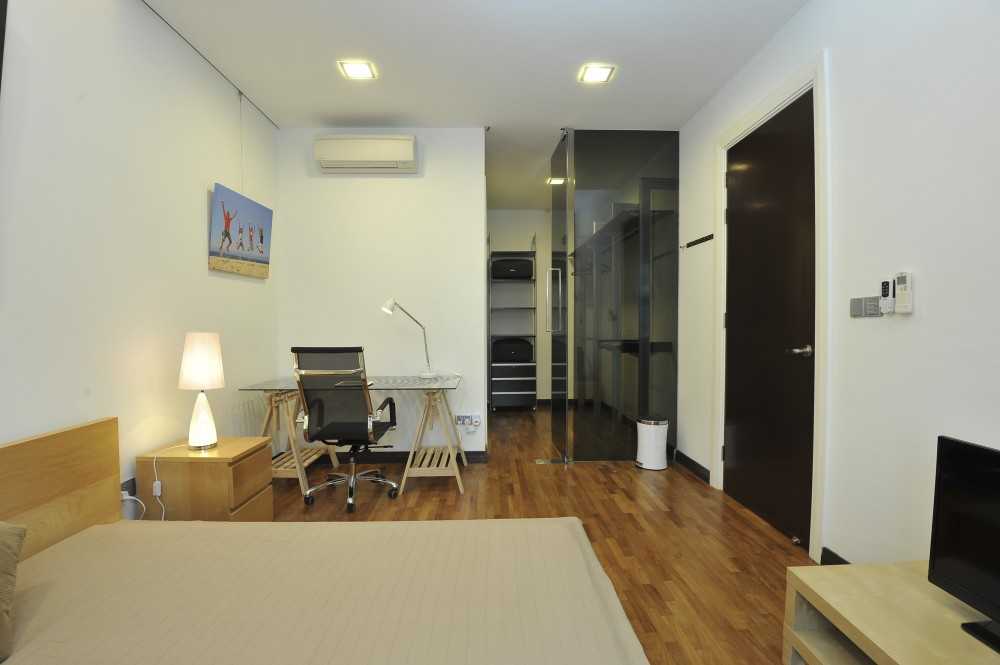Modern Bedroom with Platform Bed and Vinyl Flooring