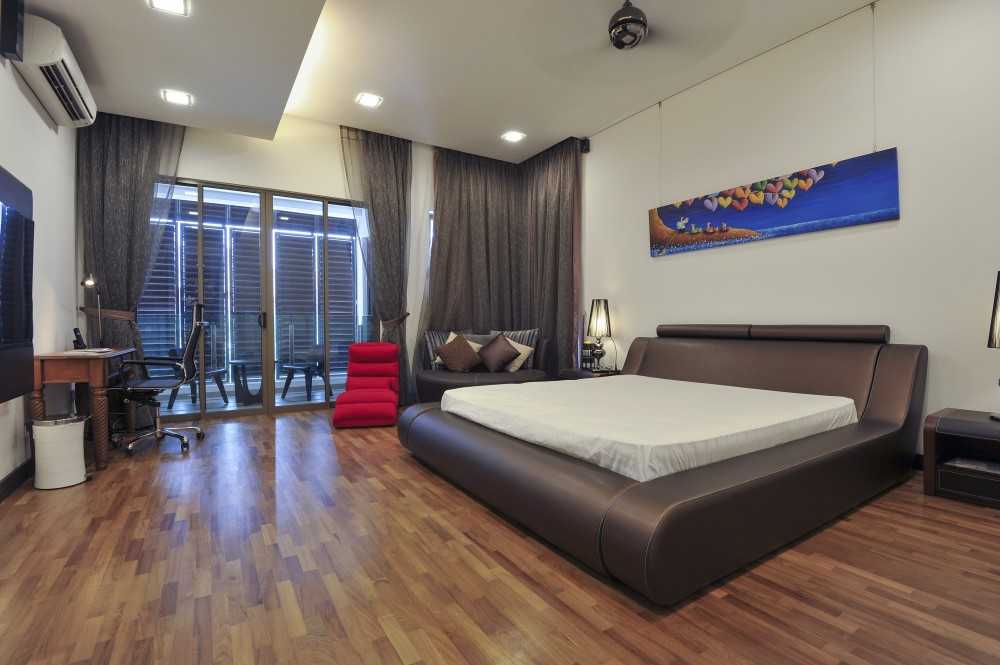 Modern Bedroom with Platform Bed and Vinyl Flooring
