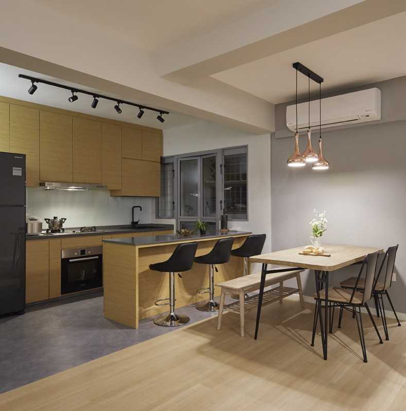 Modern Kitchen with Vinyl Flooring and Homogeneous Tiles