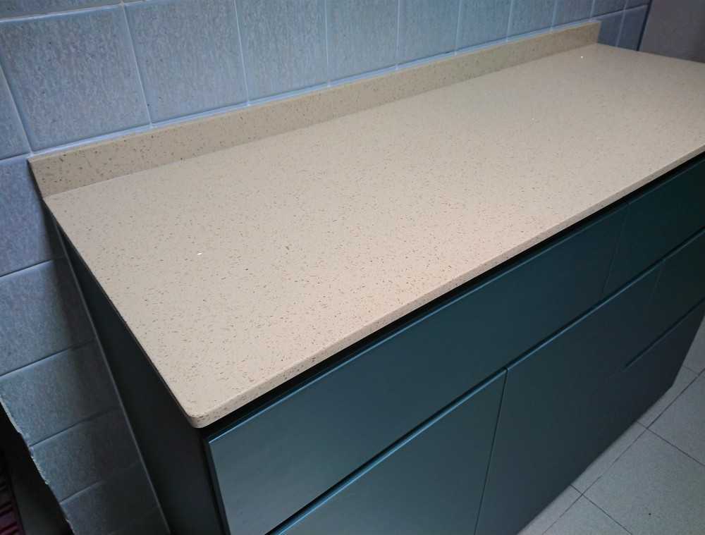 Contemporary Kitchen with Countertop and Cupboard