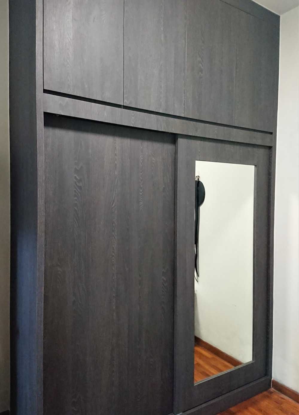 Contemporary Bedroom with Wardrobe and Sliding Wardrobe