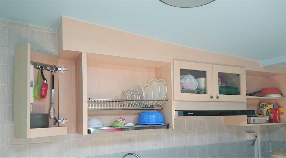 Contemporary Kitchen with Cupboard and Kitchen Accessories