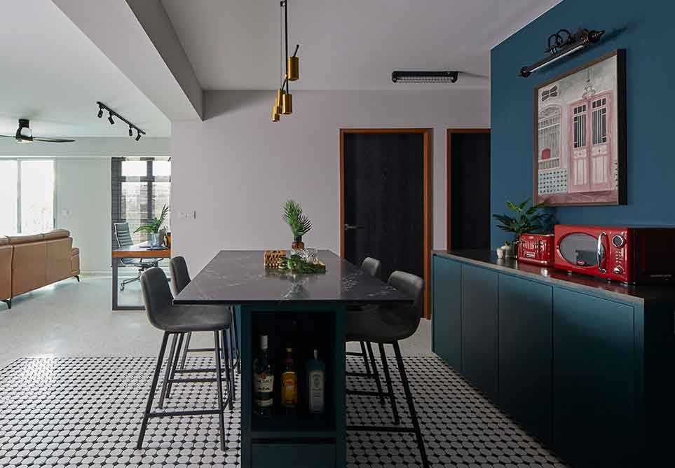 Vintage Kitchen with Kitchen Island and Open Kitchen