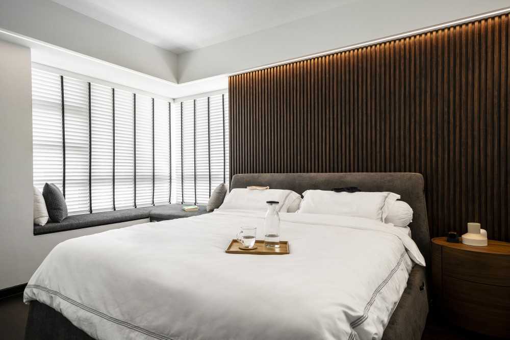 Modern Bedroom with Platform Bed and Wood Flooring