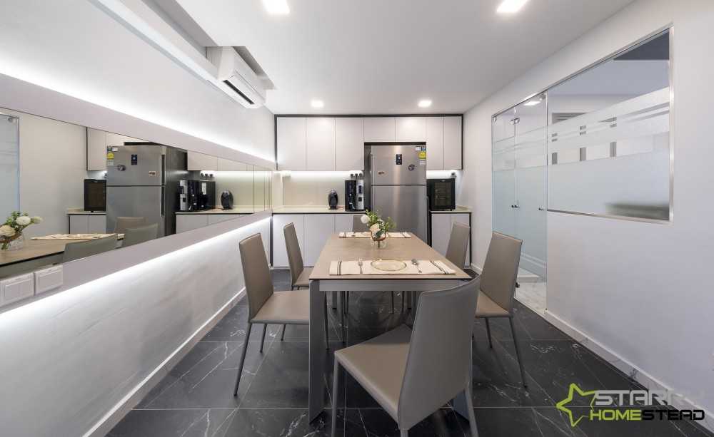 Modern Dining Room with Dining Table and Dining Chairs