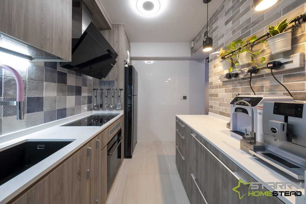Modern Kitchen with Kitchen Tap and Kitchen Cabinets