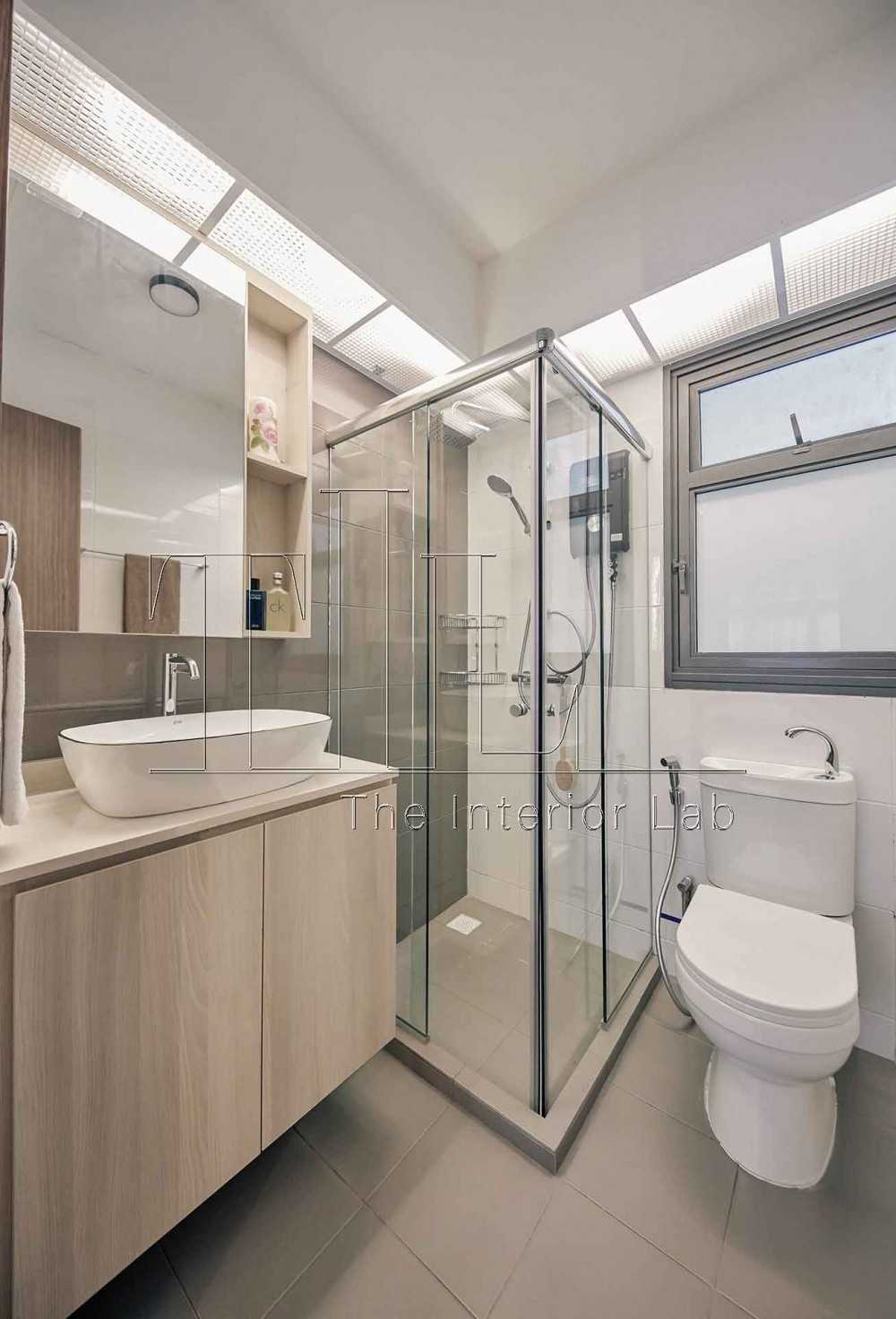 Contemporary Bathroom with Mirror and Shower Screen
