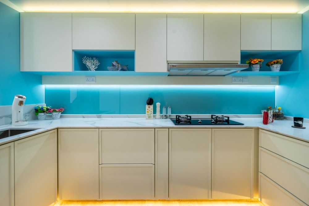 Contemporary Kitchen with Countertop and Wood Flooring
