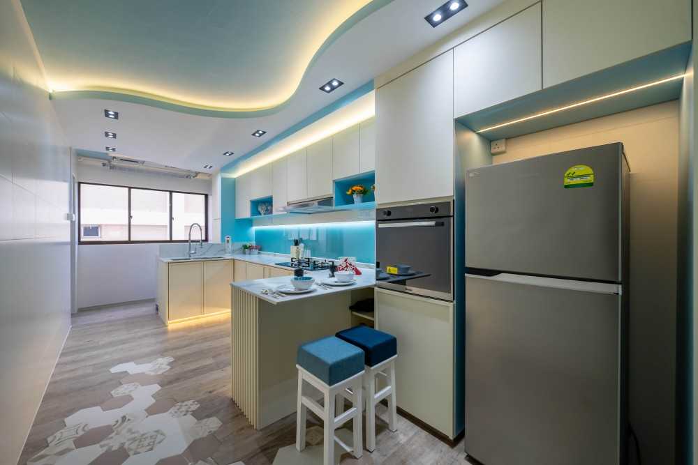 Contemporary Kitchen with Countertop and Open Kitchen