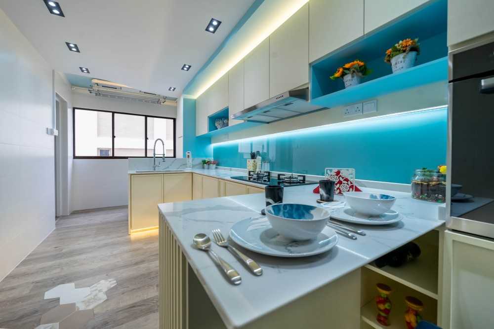 Contemporary Kitchen with Countertop and Vinyl Flooring