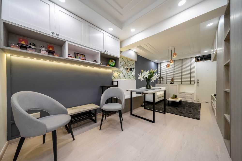 Modern Living Room with Vinyl Flooring and TV Console