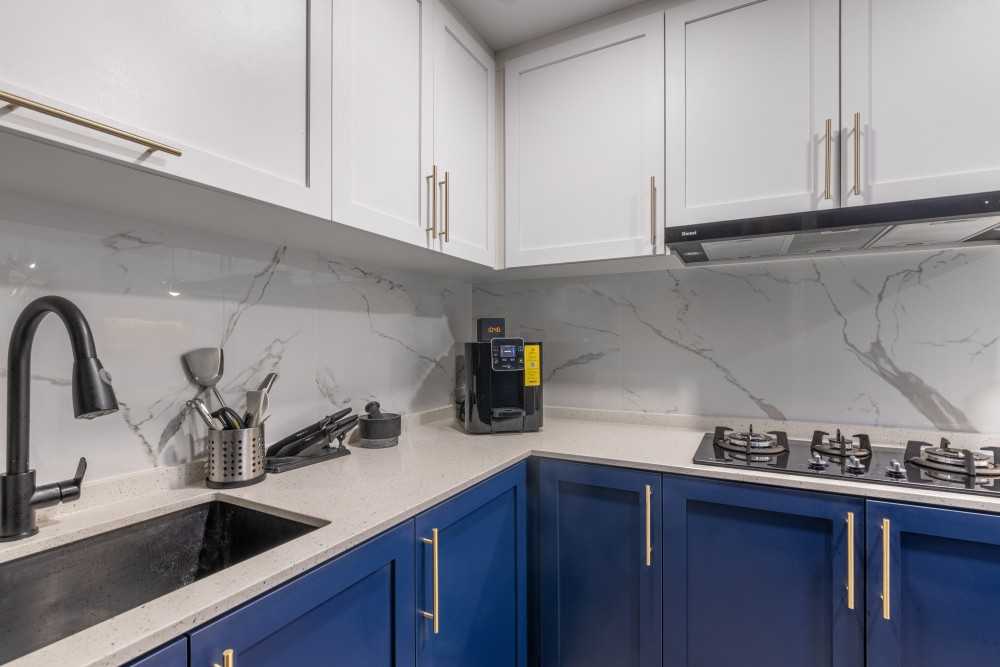 Modern Kitchen with Countertop and Kitchen Backsplash